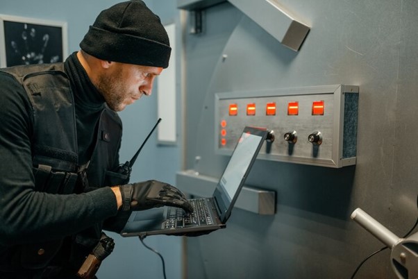 Safe unlocking service